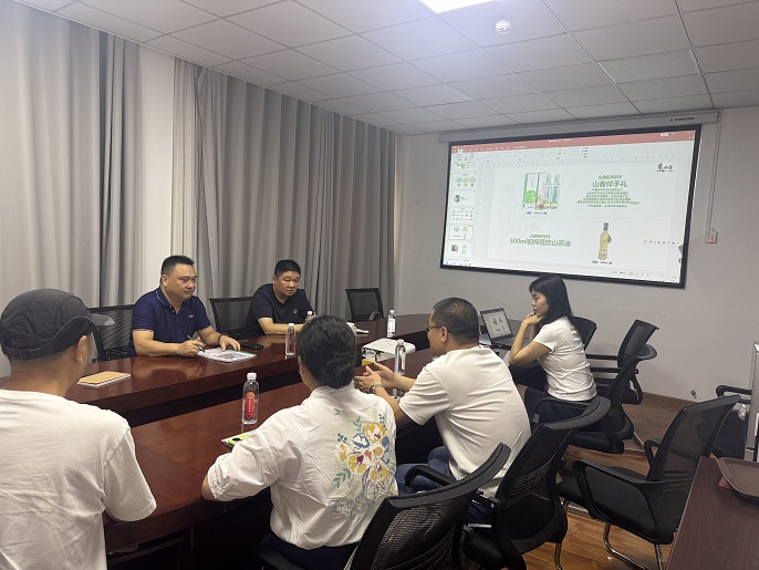 福建供销集团与赛绿山油茶公司座谈共探茶油产业发展新机遇